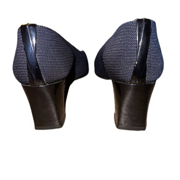 Navy & Black Stuart Weitzman 1990s Square Toe Pump - Picture 2 of 4